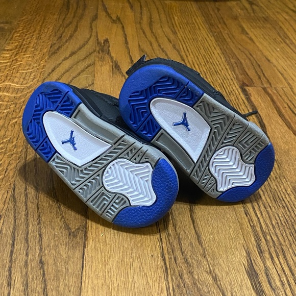 Nike Air Jordan Retro 4 Motorsport - Picture 7 of 8